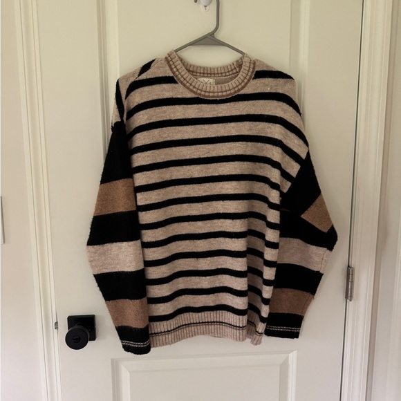 Oversized Striped Sweater - Picture 1 of 6